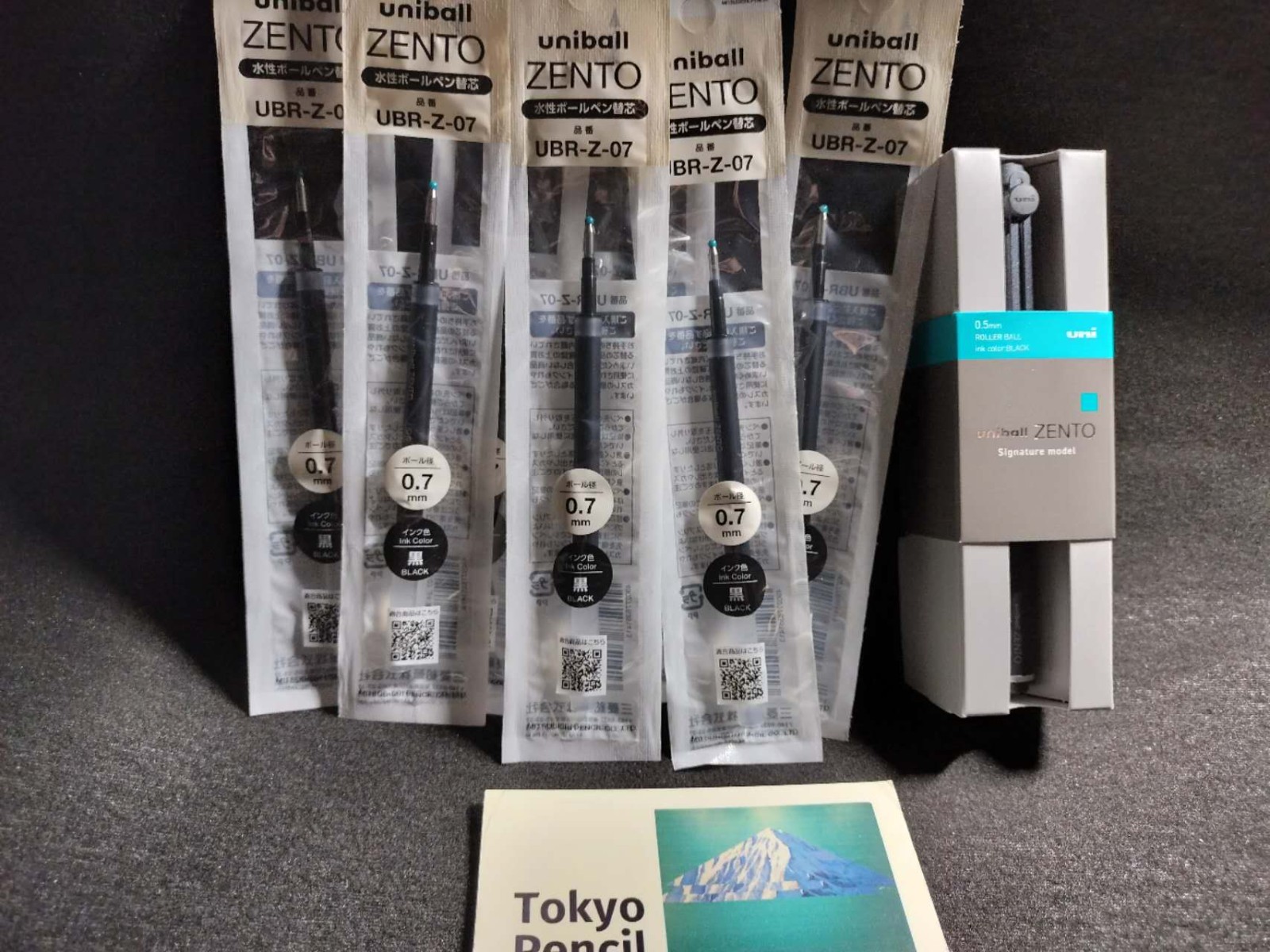 【DDU】Uniball ZENTO Signature model 0.5mm Black with 7 Refill black inks of 0.7mm