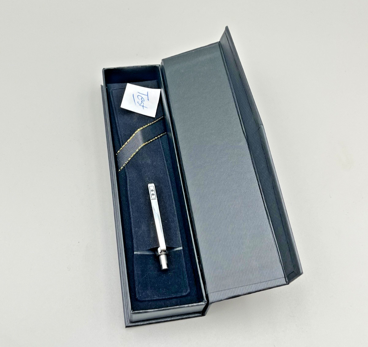 Paper Mate Double Heart Profile Slim Polished Chrome, Blue Ink, Works – Mexico