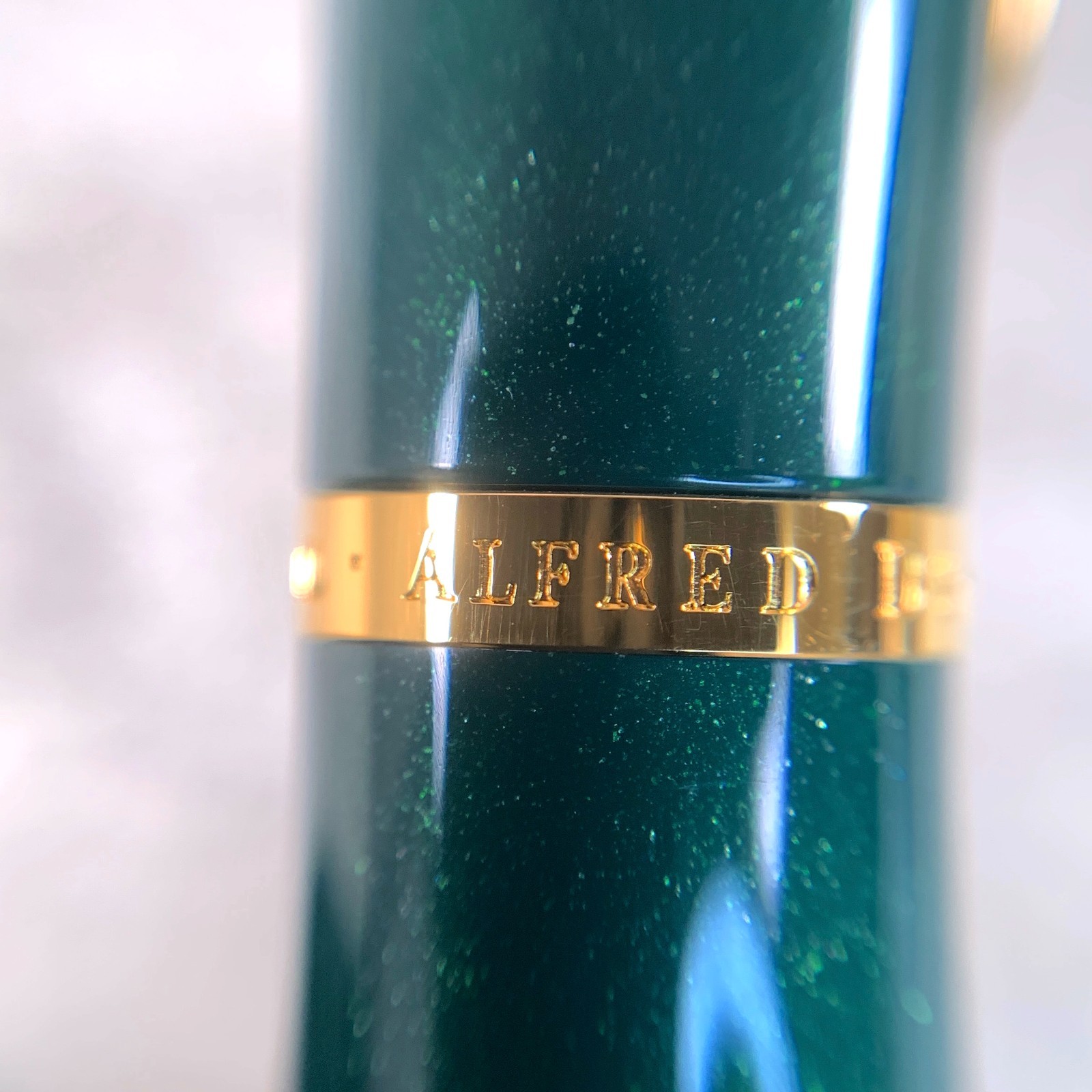 Dunhill Ballpoint Pen Large AD2000 Green Glitter Resin Gold Finish w/Case & Card