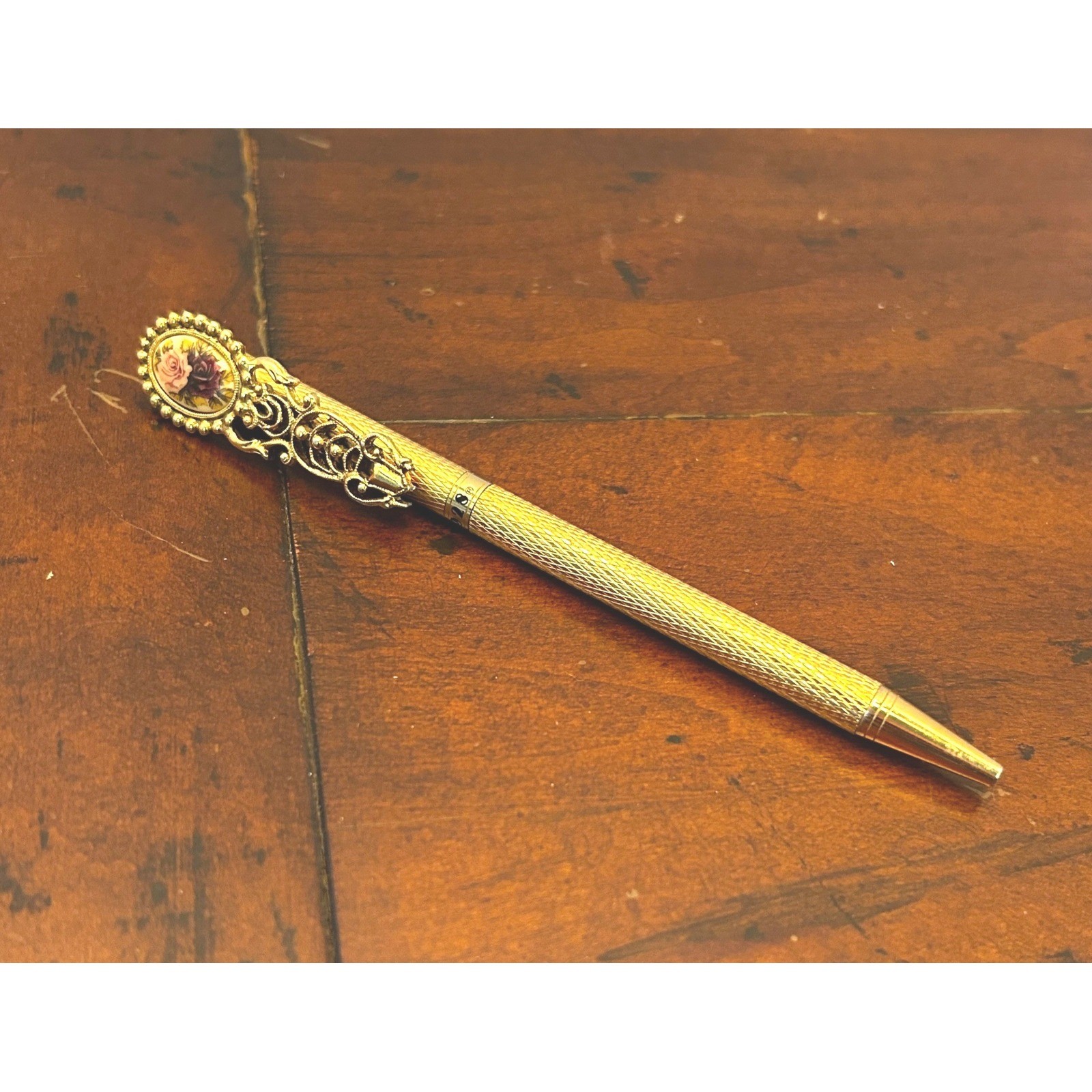 1928 Co Ballpoint Pen Gold Floral Cameo Victorian Filigree Slim Refillable VTG