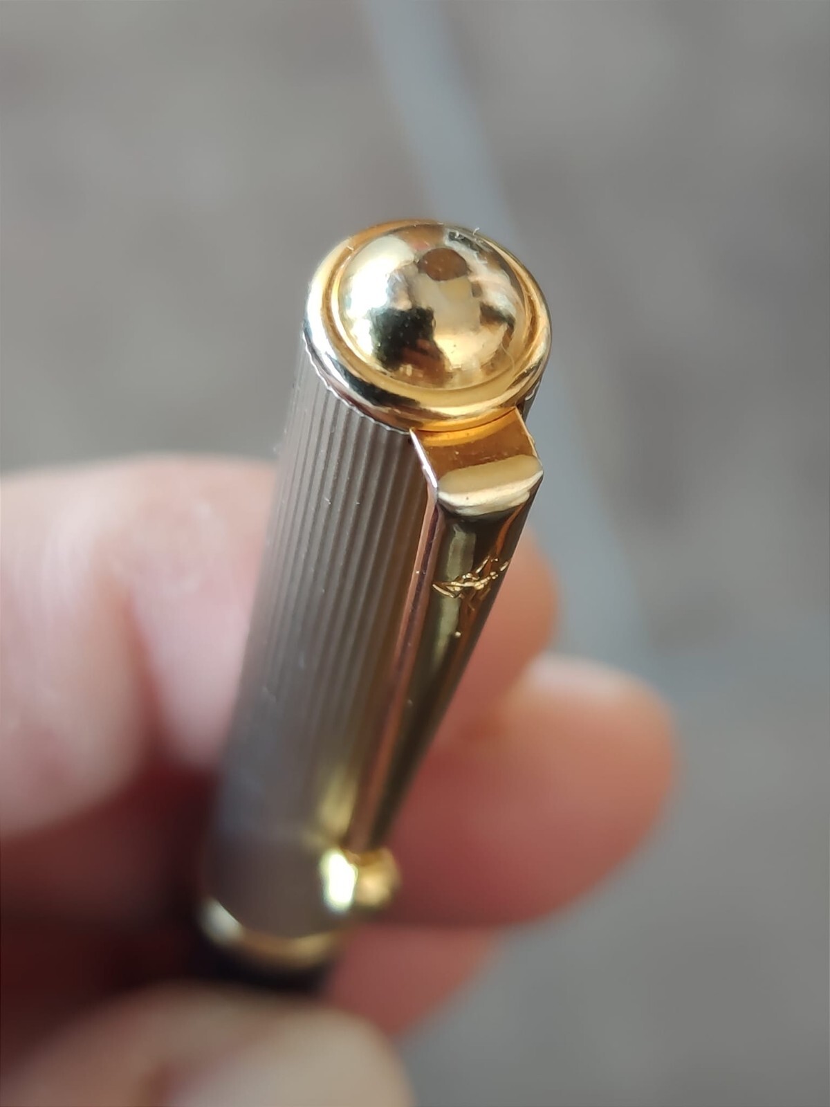 🔴Well made Ballpoint pen – Unknown for me but with logo🔴