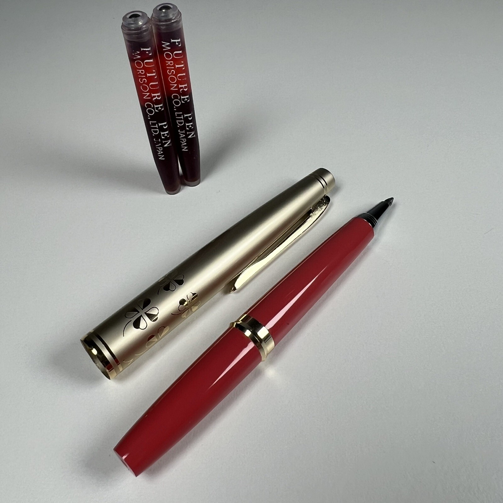 Vintage Morison Gold with Clovers Ballpoint Pen W/ Red Ink Cartridges Japan NOS