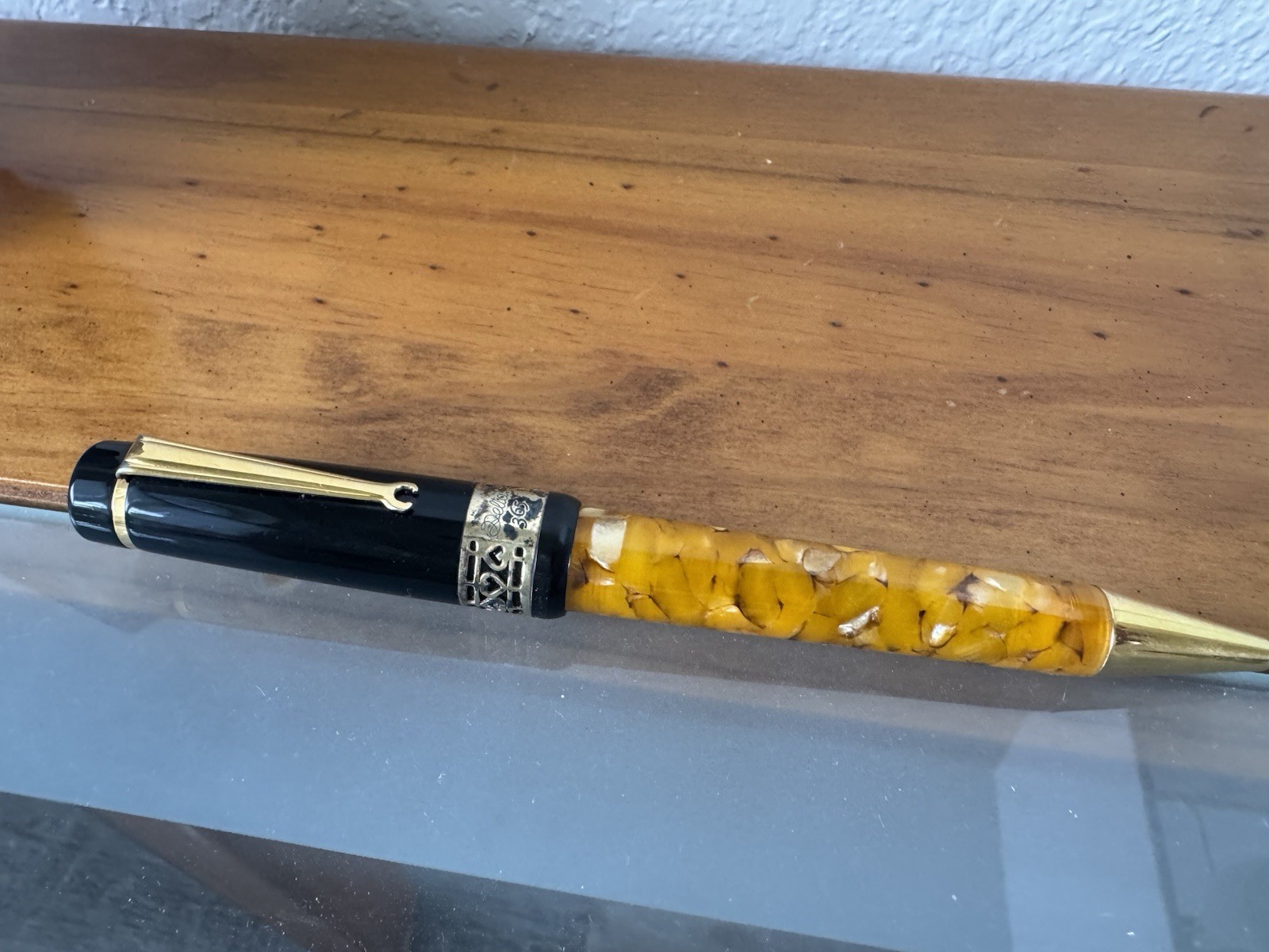 Delta 365 Italy Yellow Orange Marbled Ball Point Pen 925 Trim