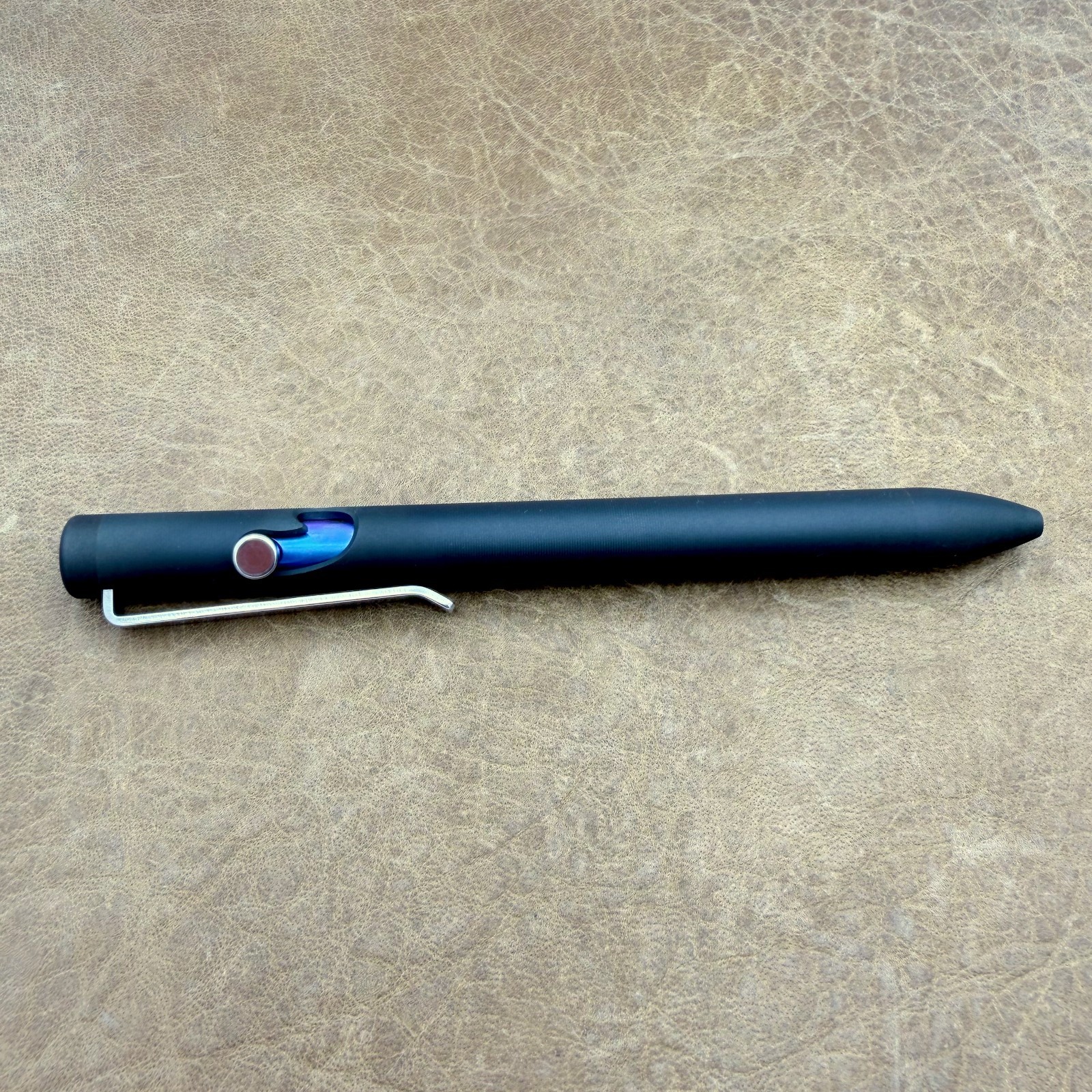 Tactile Turn – Titanium Bolt Action Short Size Pen Black Ano HV Blue Acc. [5.1″]