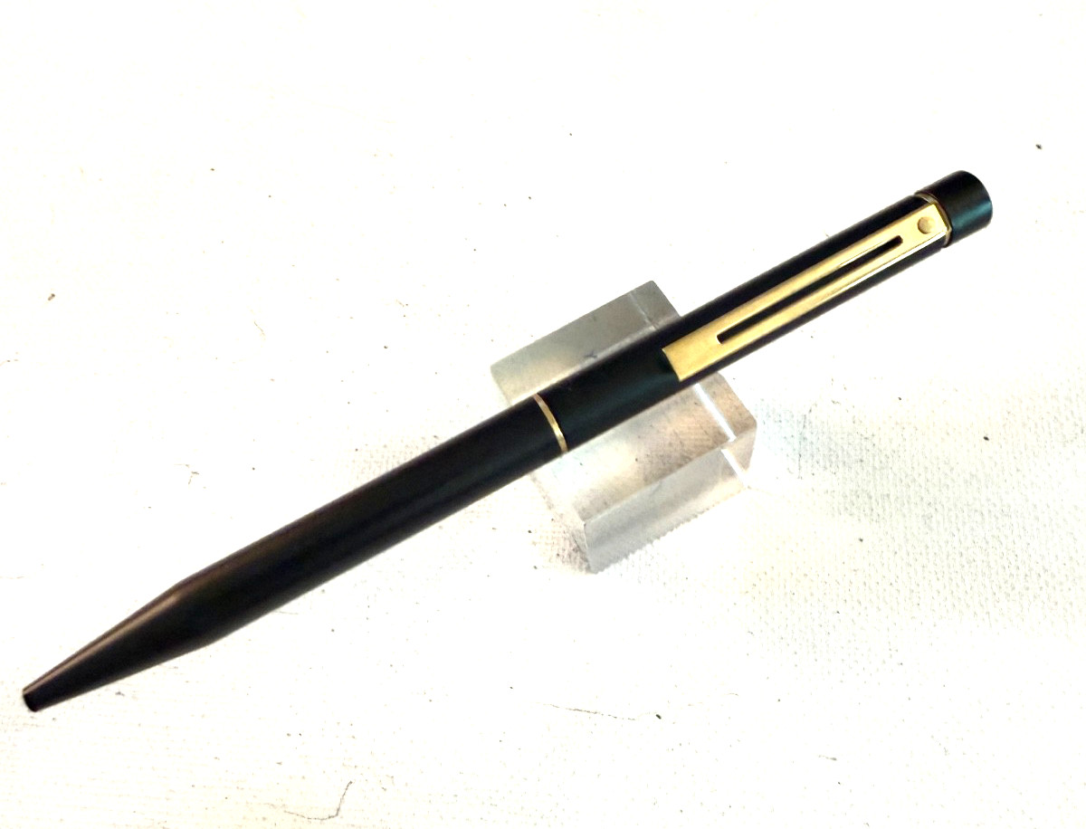 1960s Sheaffer Black metal Targa Ball Point Pen New refill. Gold trim Excellent