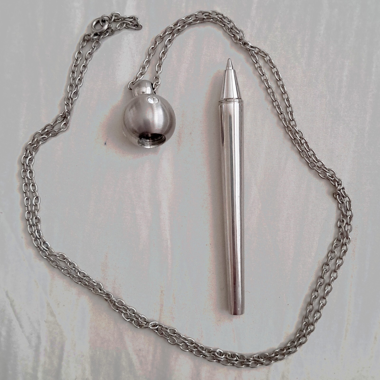 The Hong Kong Jockey Club Collectable Alloy Ballpoint Pen 14″ Necklace