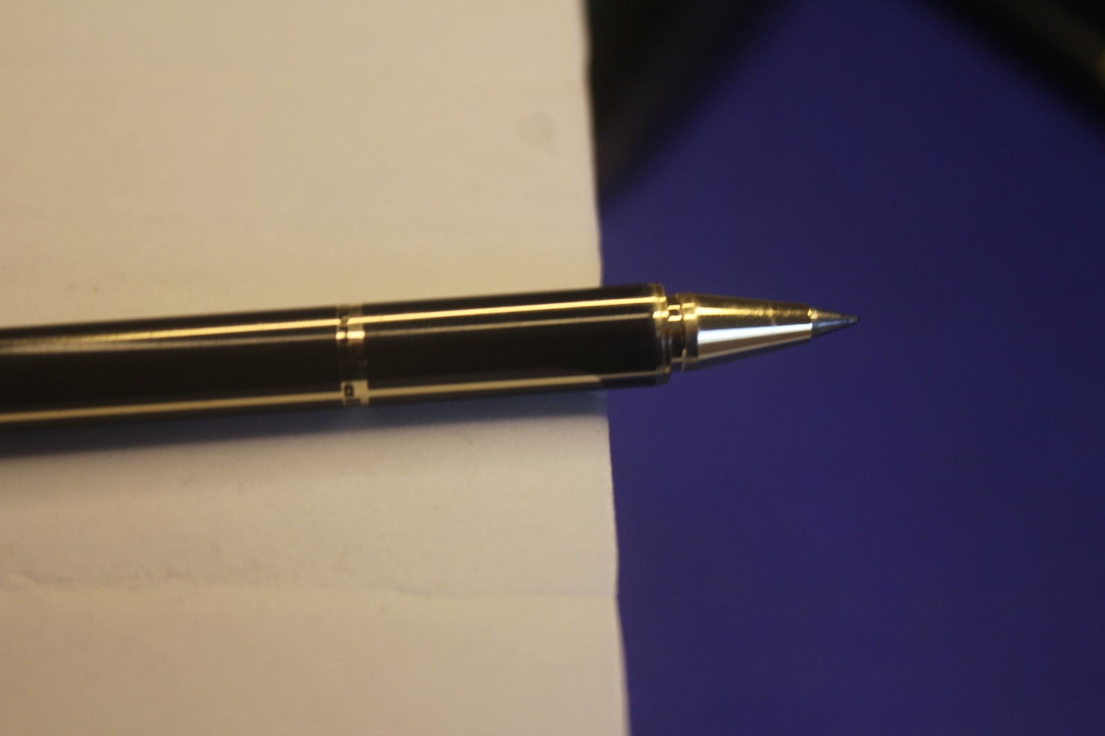 Vintage 1990’s Uni-Ball Exceed Faux Black with Fine Gold Lines Roll Ball Pen