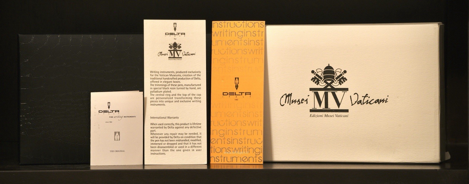 Delta Italy Limited Edition Edizioni Musei Vaticani Rollerball Pen, Beautiful