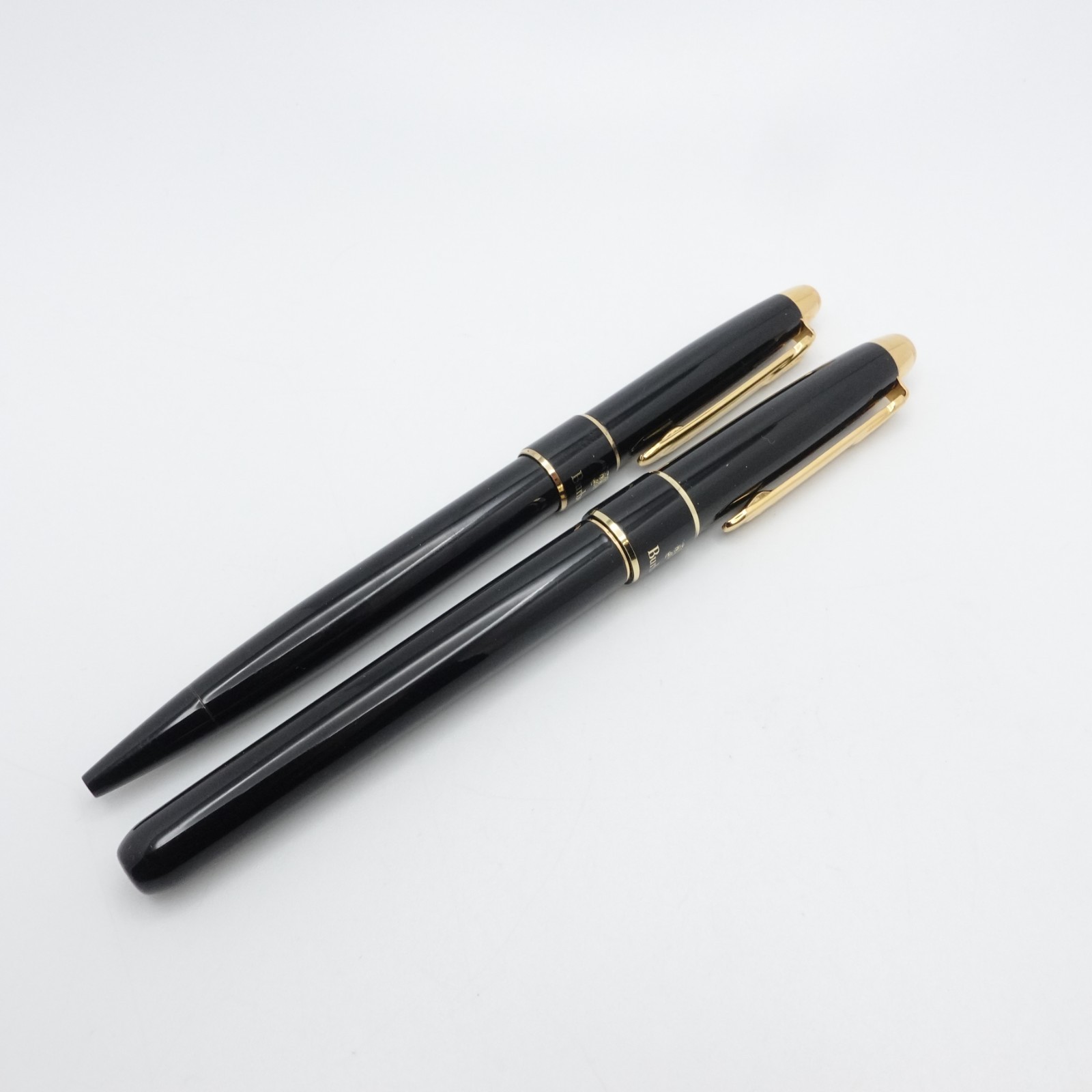 Burberry Black Gold Trim Ballpoint and Calligraphy M Nip Pen Set with Case