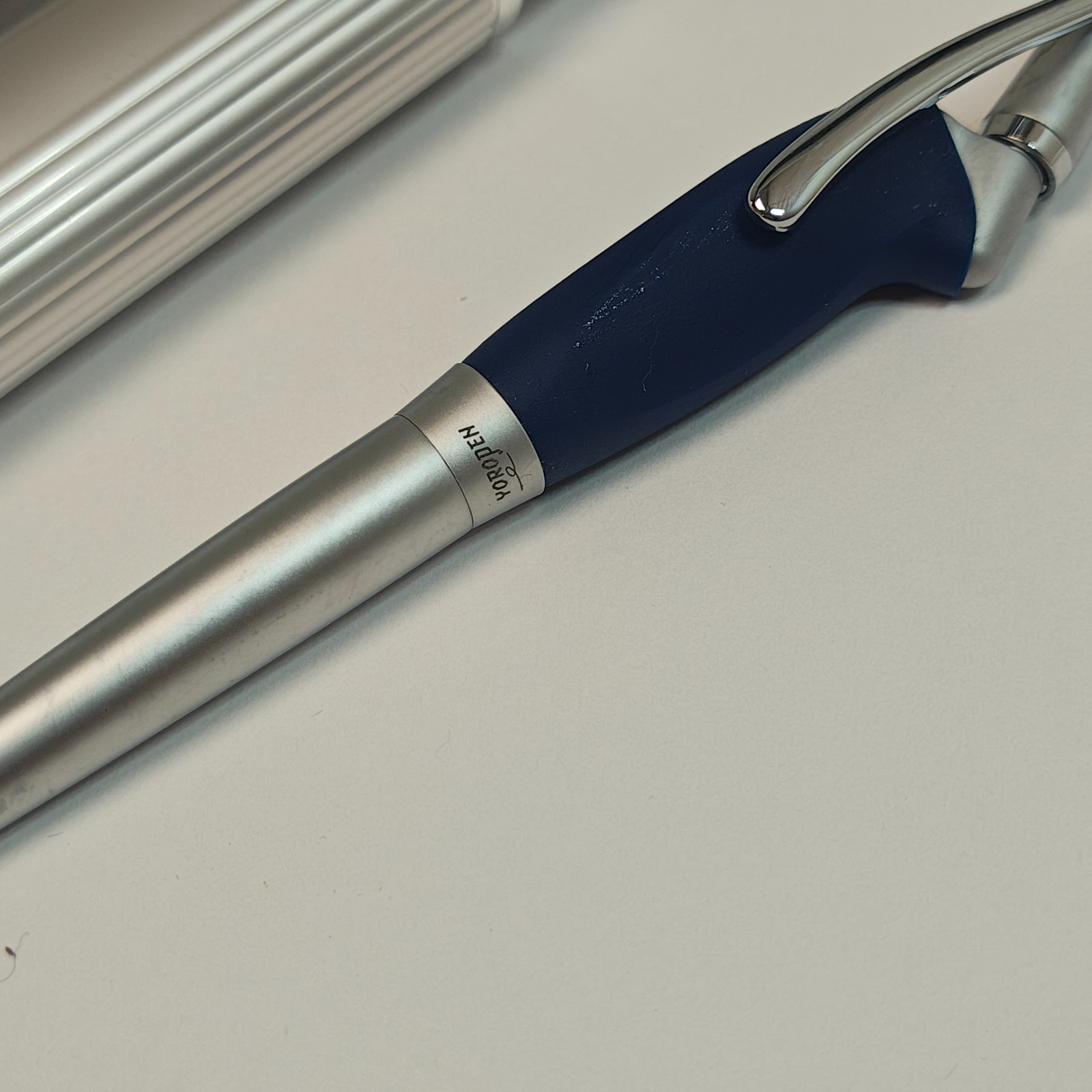Yoropen Ergonomic Z-Series Ballpoint Pen Silver Blue Left Hand Friendly With Box