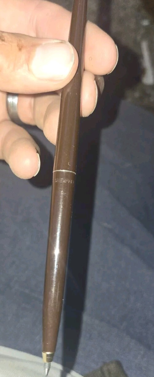 Mercedes Benz Shaeffer Pen On Stand