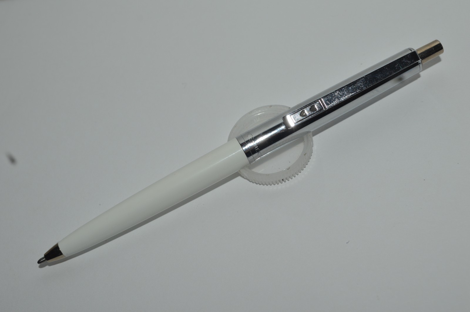 PAPER MATE Profile #2 Regular Grip Ballpoint Pen White Barrel Mexico Made 1990’s