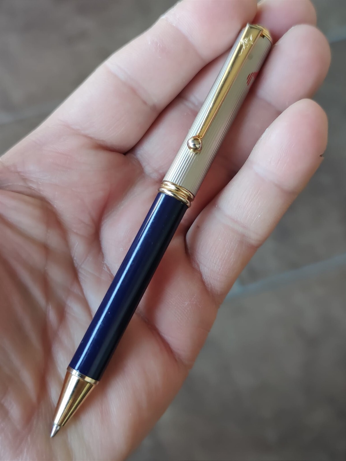 🔴Well made Ballpoint pen – Unknown for me but with logo🔴
