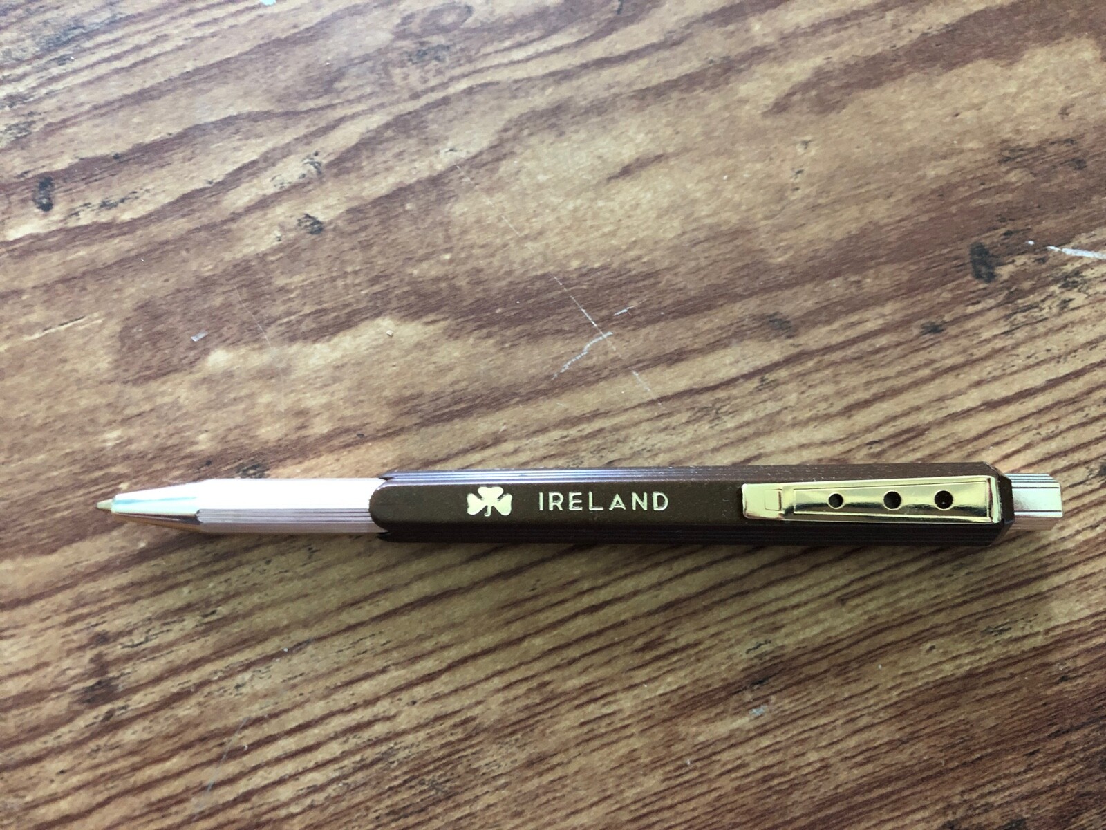 Vintage IRELAND Ballpoint Pen Plastic Brown Gold SHAMROCK CLOVER