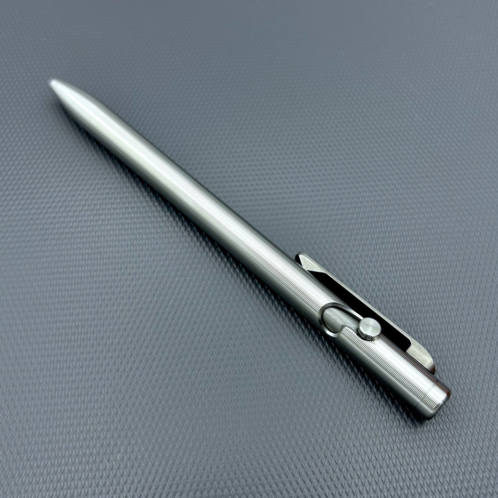 Tactile Turn – Titanium Slim Bolt Action Standard Size Pen G2 Pilot [5.6″]