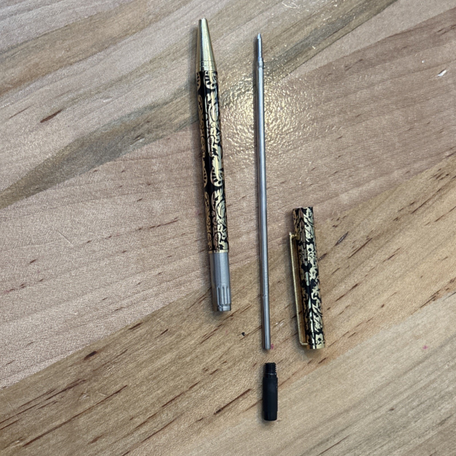 Buckingham Palace Metal Ballpoint Pen with Gold Trim Collectible