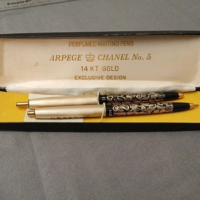 Vintage Arpege Channel No.5 14k Gold Filigree Perfumed Writing Pens w/Hard Case