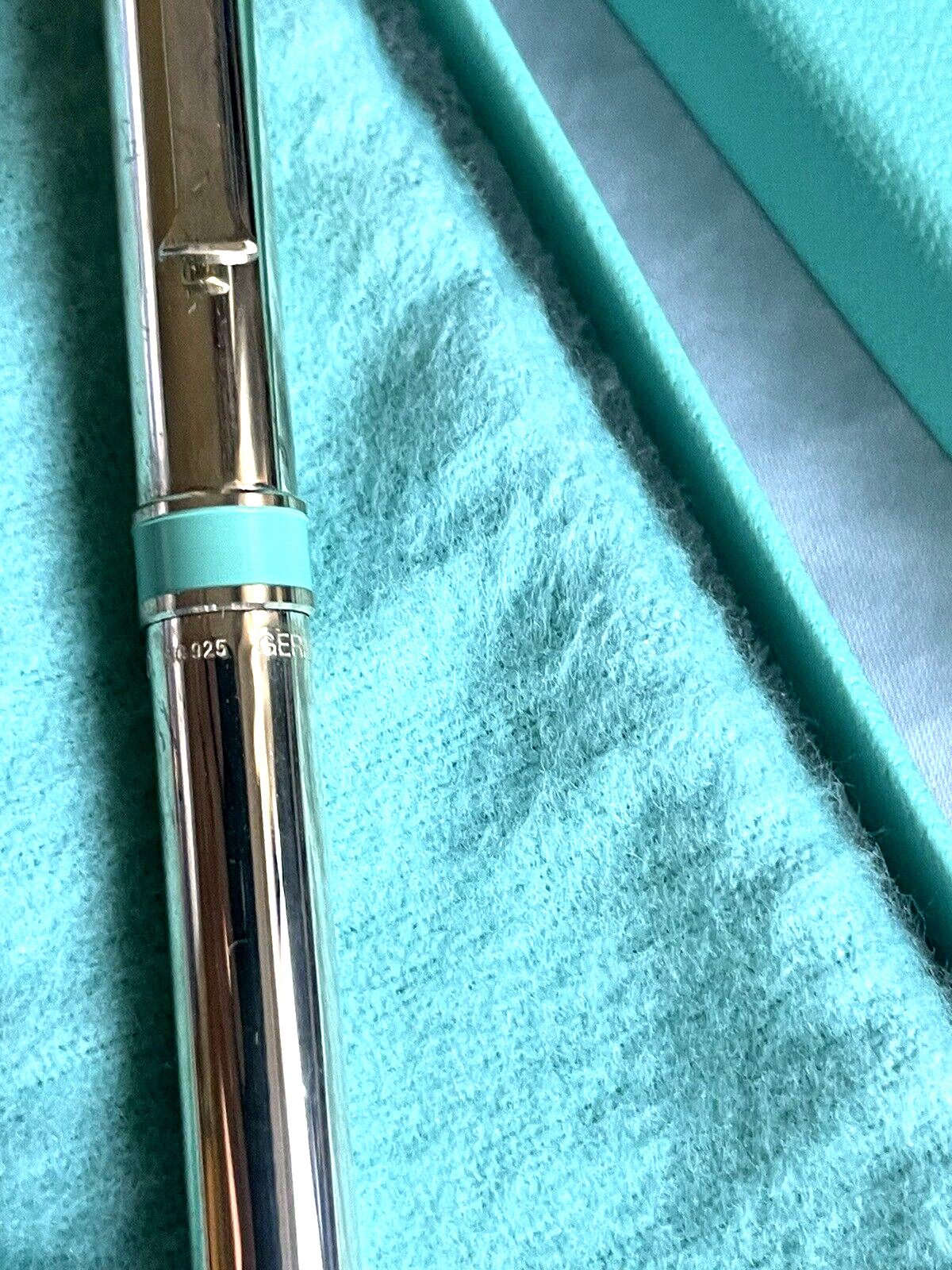 NWOT TIFFANY & CO 925 STERLING SILVER BALLPOINT PEN BLUE ENAMEL RIM NEVER USED