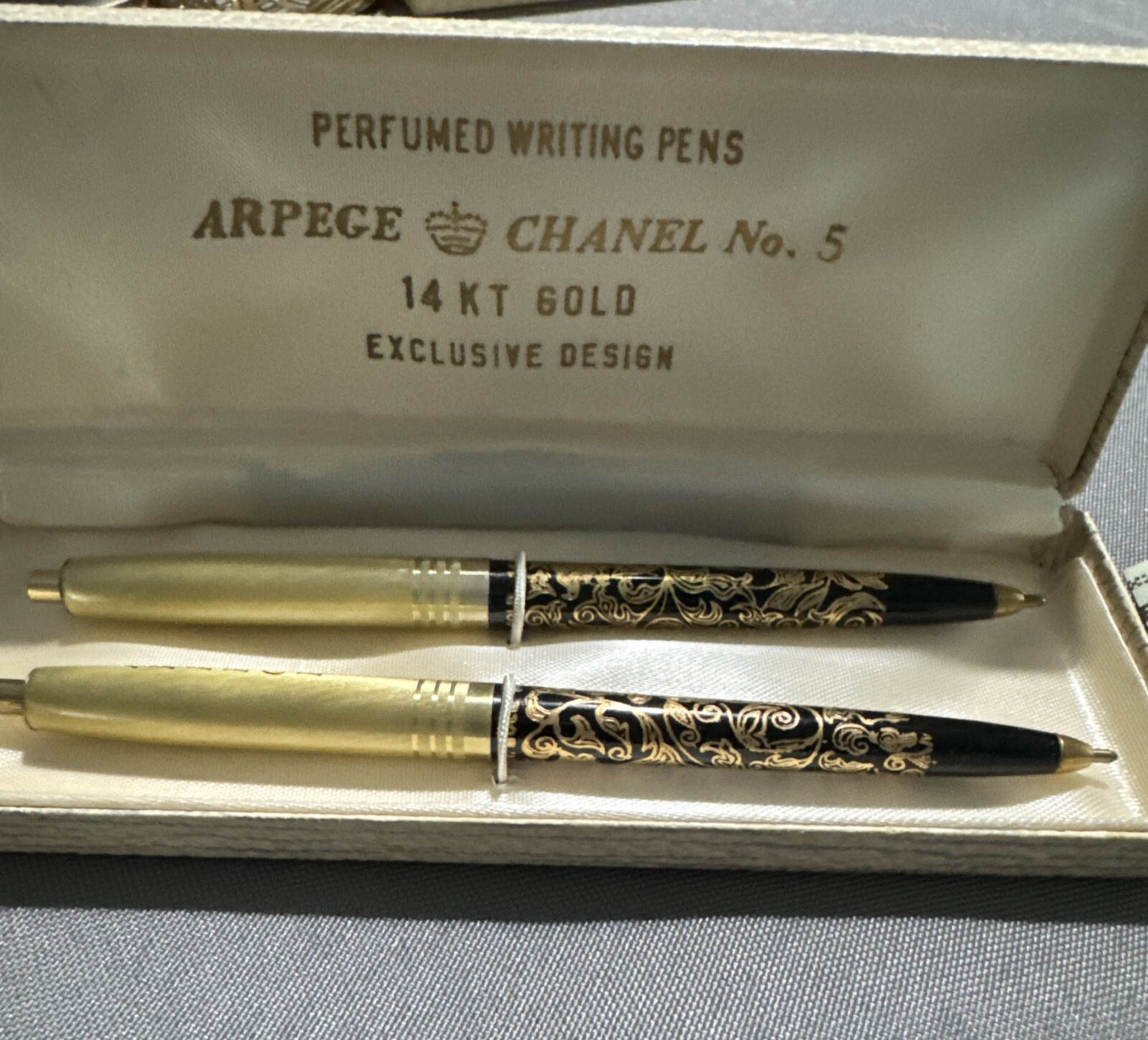 Arpege Chanel No 5. 14 kt Gold Set Pair of Ballpoint Pens (Ink Dried)