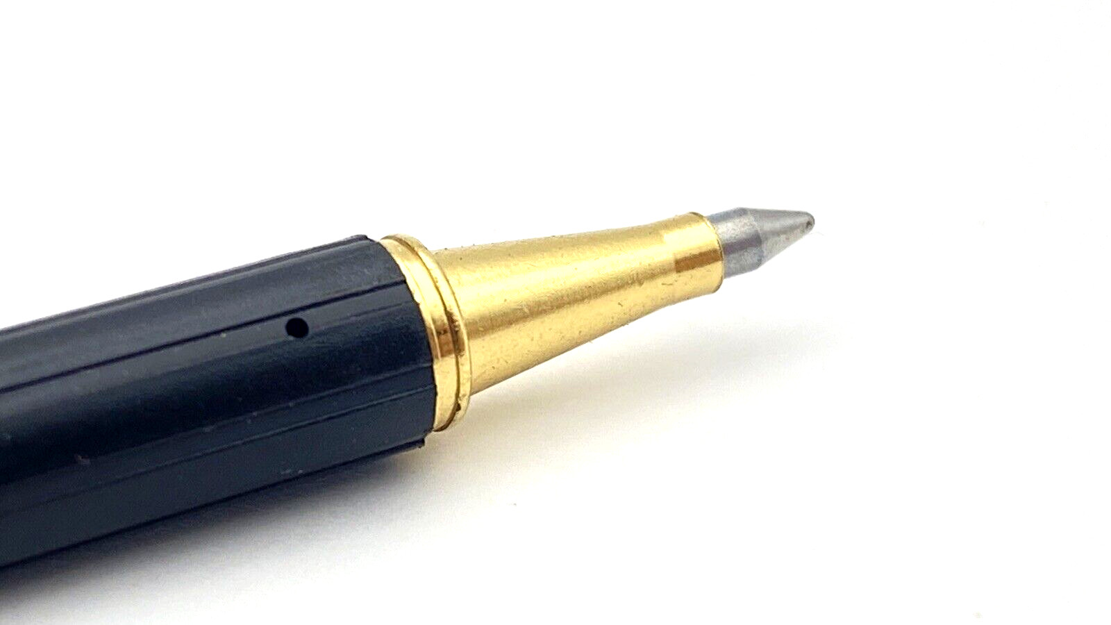 VINTAGE SHEAFFER SLIM TARGA ROLLERBALL PEN IN MATTE BLACK MADE IN UNITED STATES