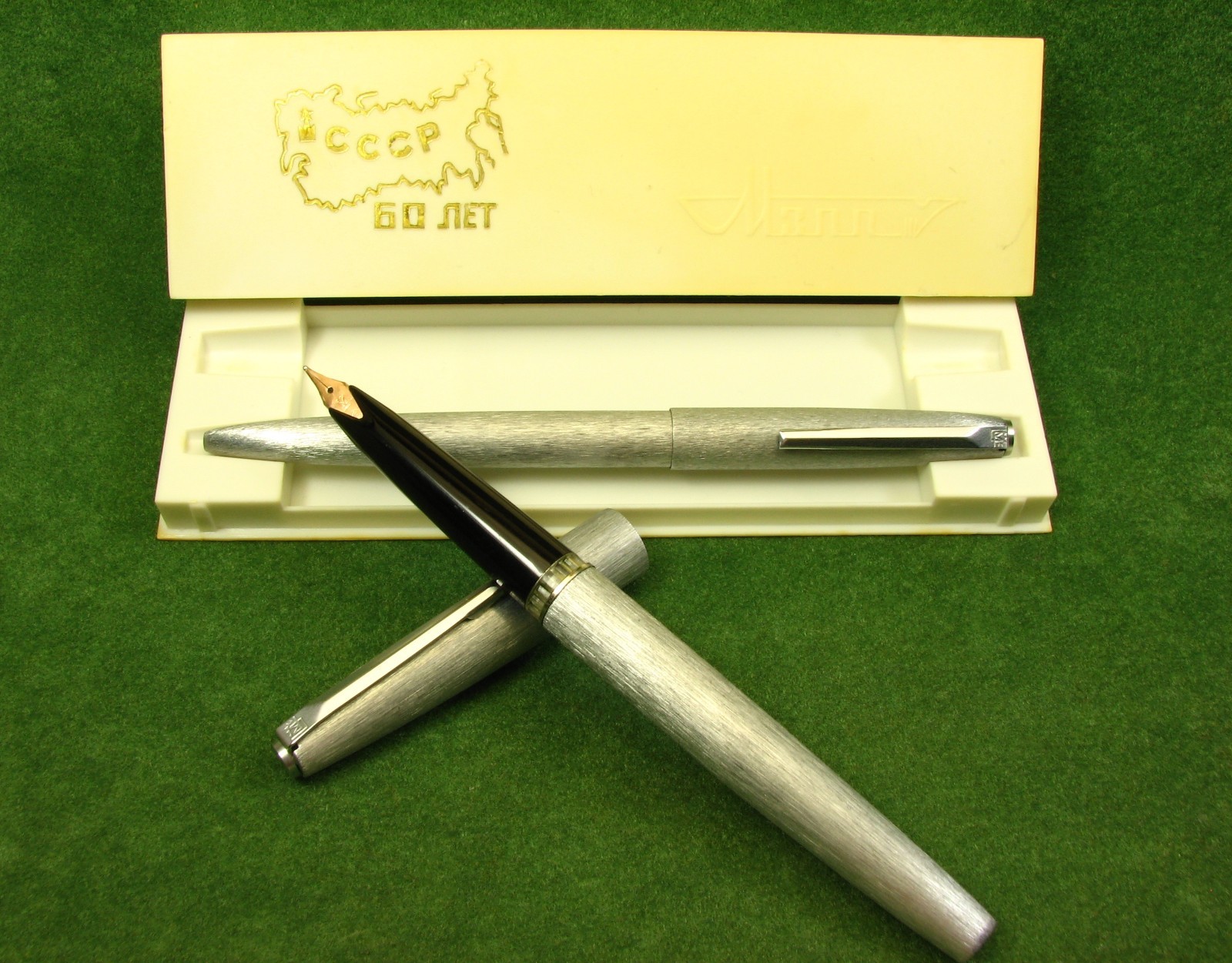 Vintage SOYUZ Fountain Pen Sacco Vanzetti 14K Gold Nib USSR 1980s NOS