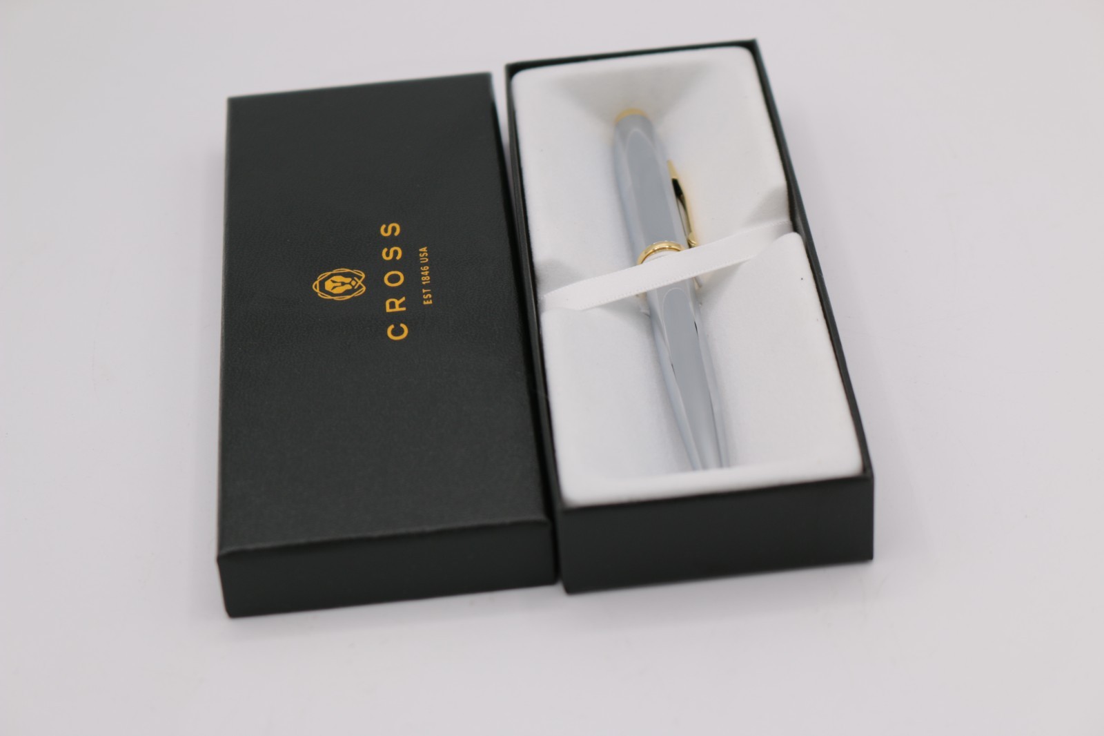 Cross Coventry Rollerball Pen Polished Chrome Gold Trim AT0665-2 New in Box