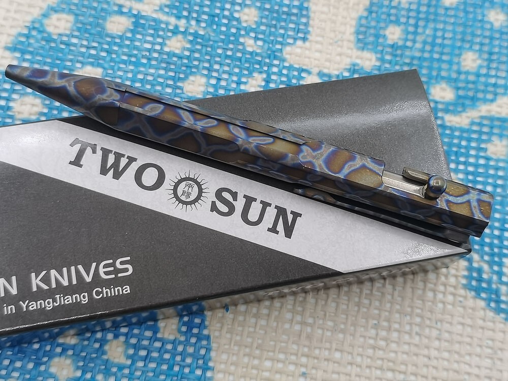 TwoSun TS-PEN02-Fire Outdoor Fire Checkered Tactical Titanium Push Mechanism