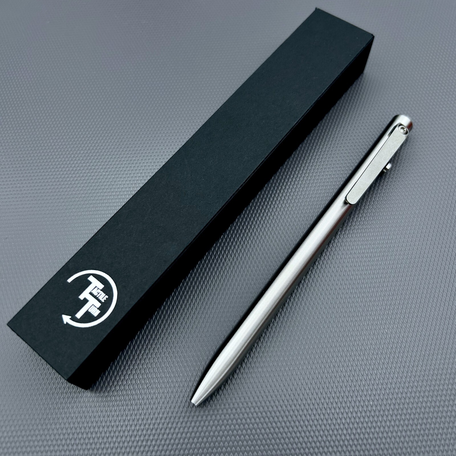 Tactile Turn – Titanium Slim Bolt Action Standard Size Pen G2 Pilot [5.6″]