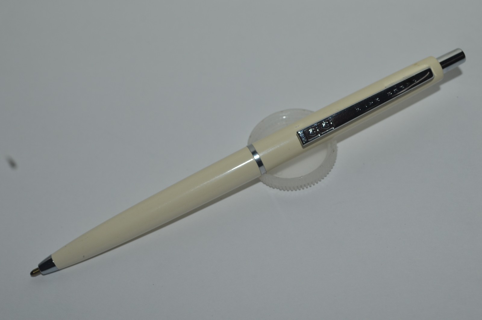 Paper Mate MALIBU Ballpoint Pen White Color All Plastic NOS Made In USA Ca 1980s
