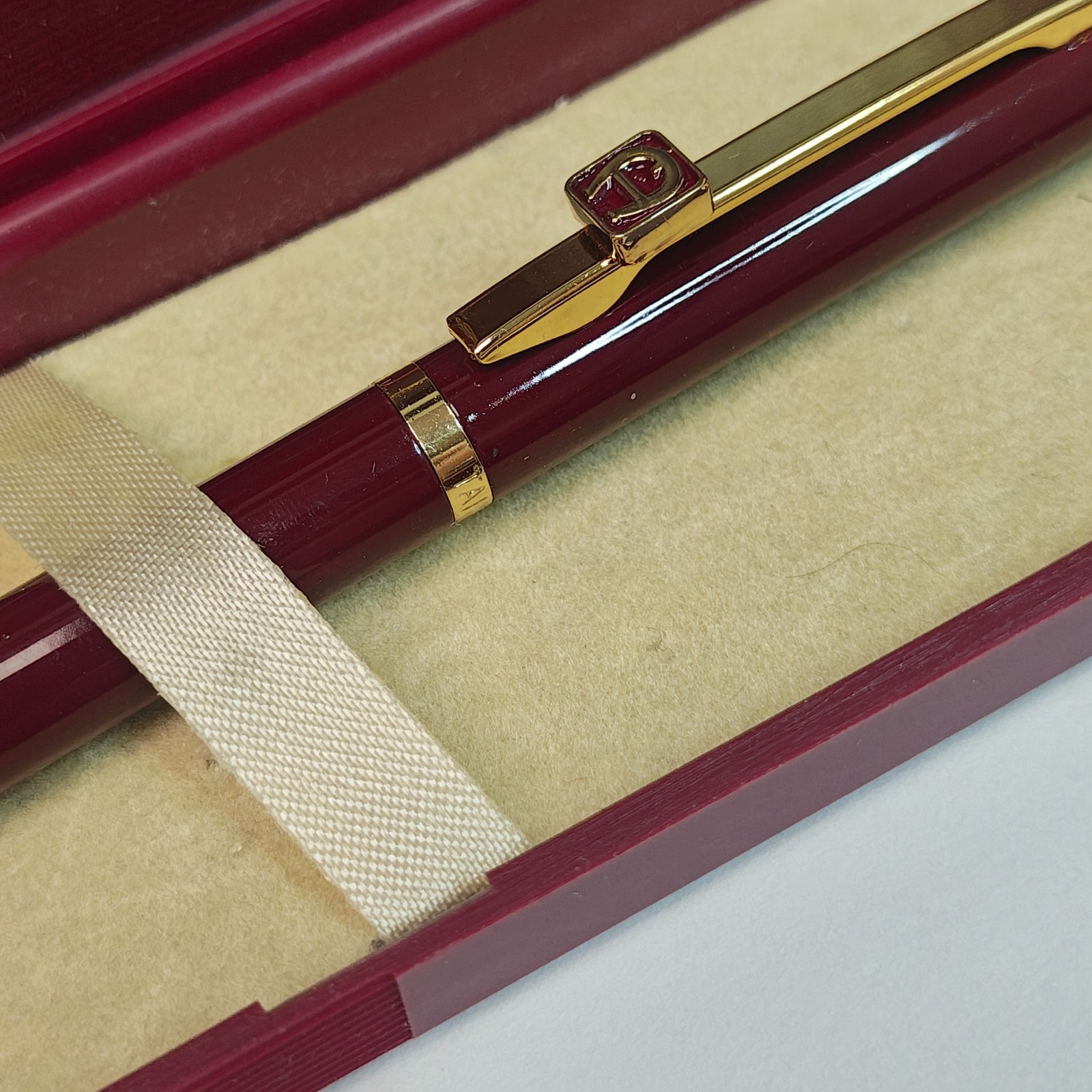 Vintage Etienne Aigner Twist Ballpoint Pen Burgundy Red Gold Trim Taiwan Box