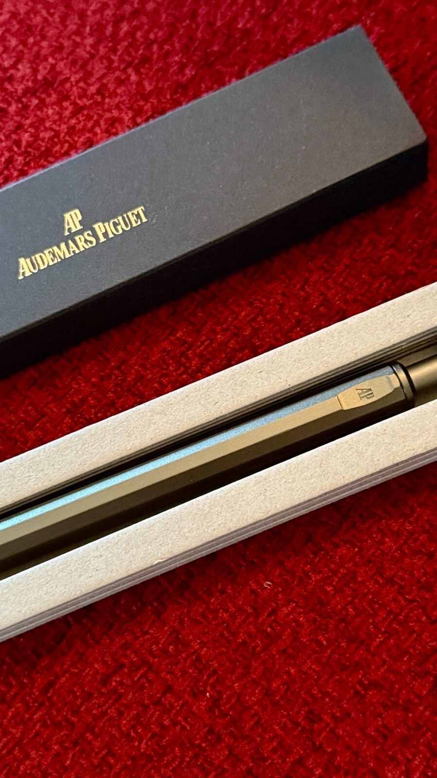 Audemars Piguet VIP Gift Royal Oak Ballpoint Pen Olive – Refillable, New in Box
