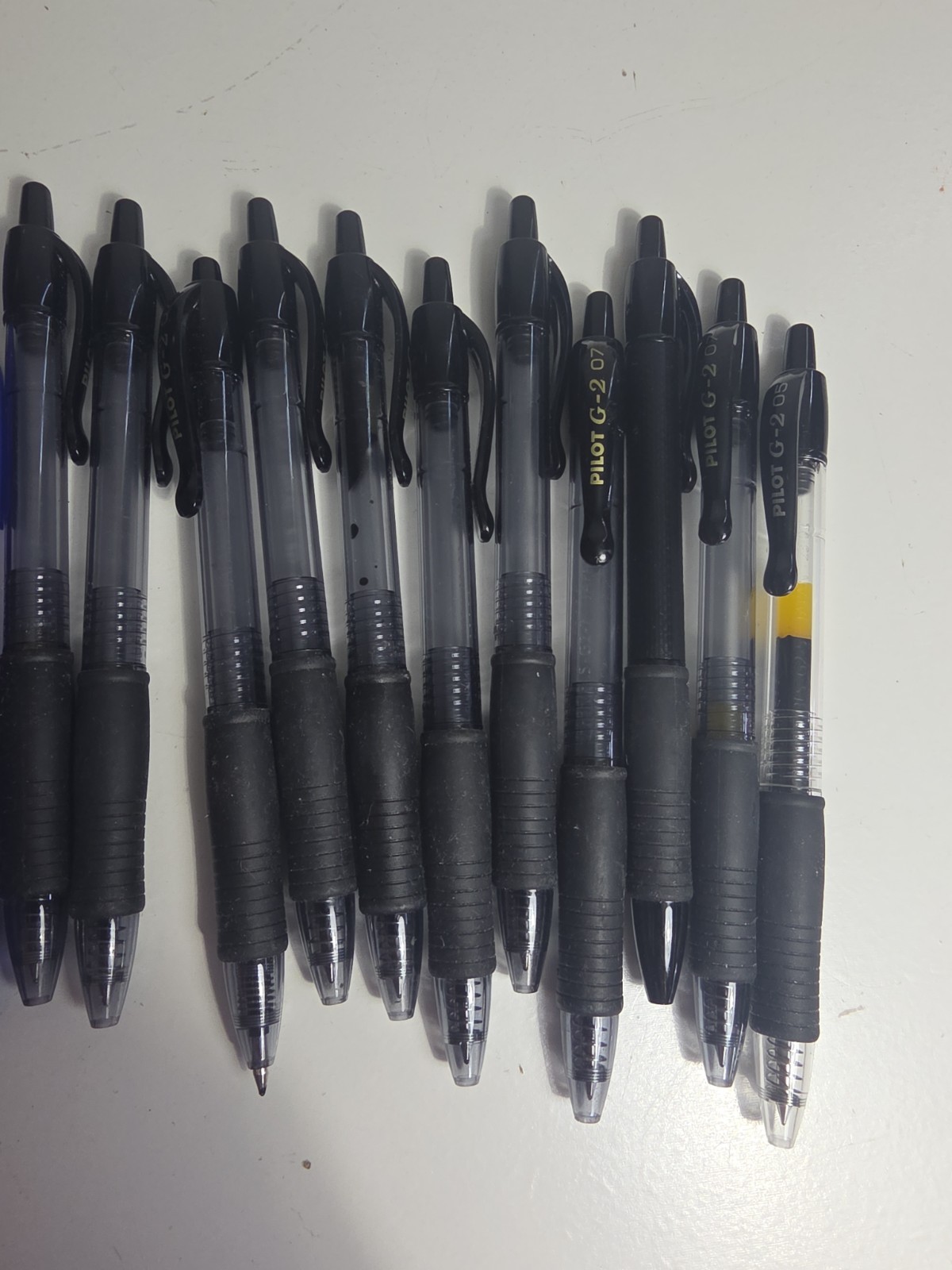 Random Lot Of Pilot G-2 07, 05, 10 PENS WITH 3 PAPER MATE Untested