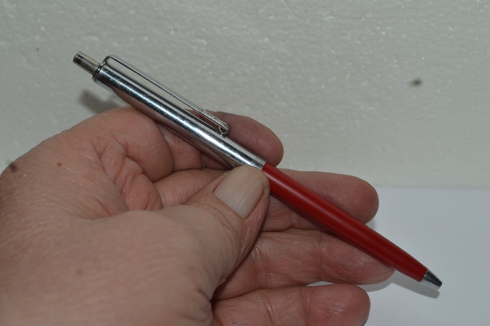 Paper Mate PROFILE #1 SLIM Grip Ballpoint Pen Red Barrel Made In USA 1980s
