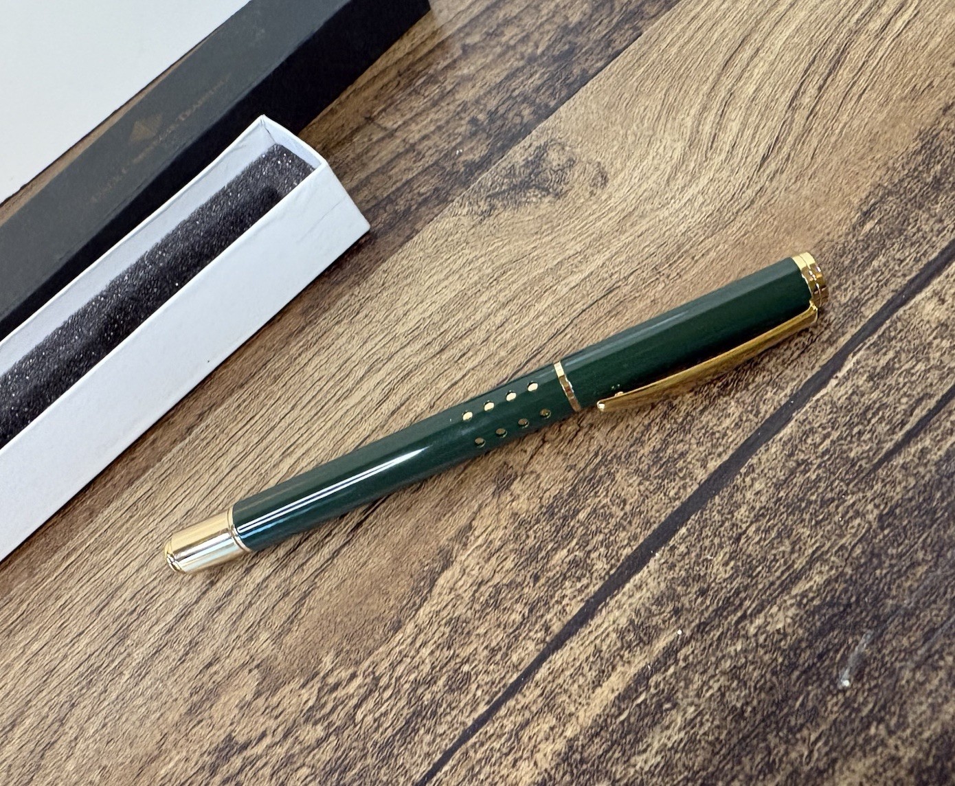 Dale Carnegie Training Award Metal Ink Pen Green Gold Trim w Presentation Box