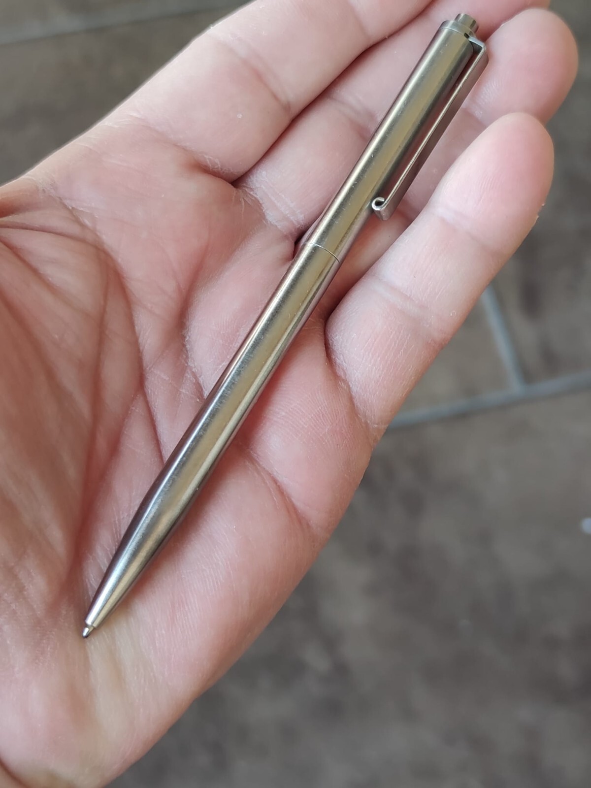 🔴Excellently made ballpoint pen – full of metal – brand unknown to me -Germany?