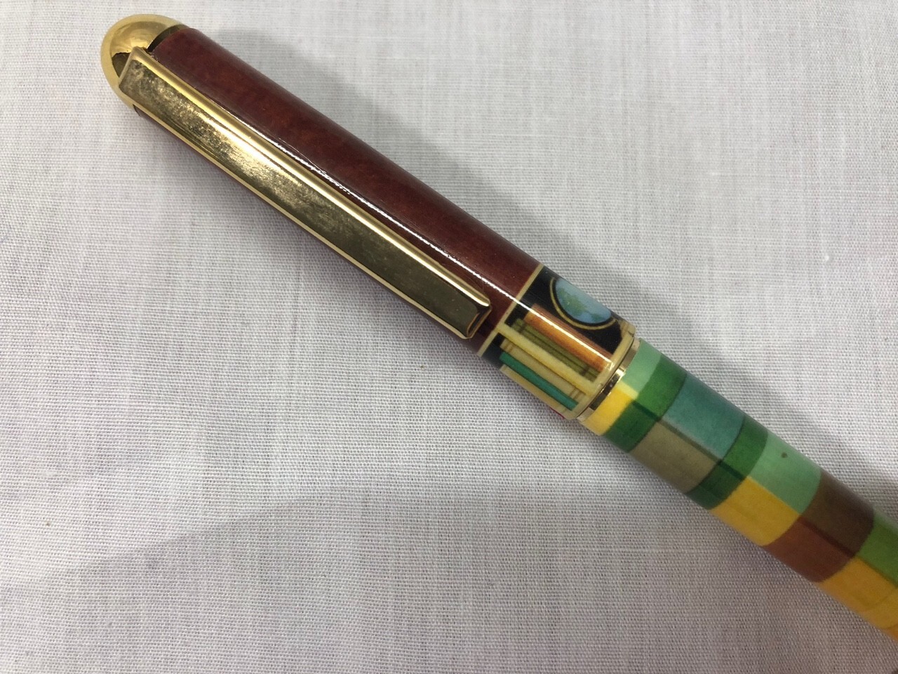 Cap Writing Pen w/Gold Trim Pocket Clip, Library Books themed, Blk 5mm