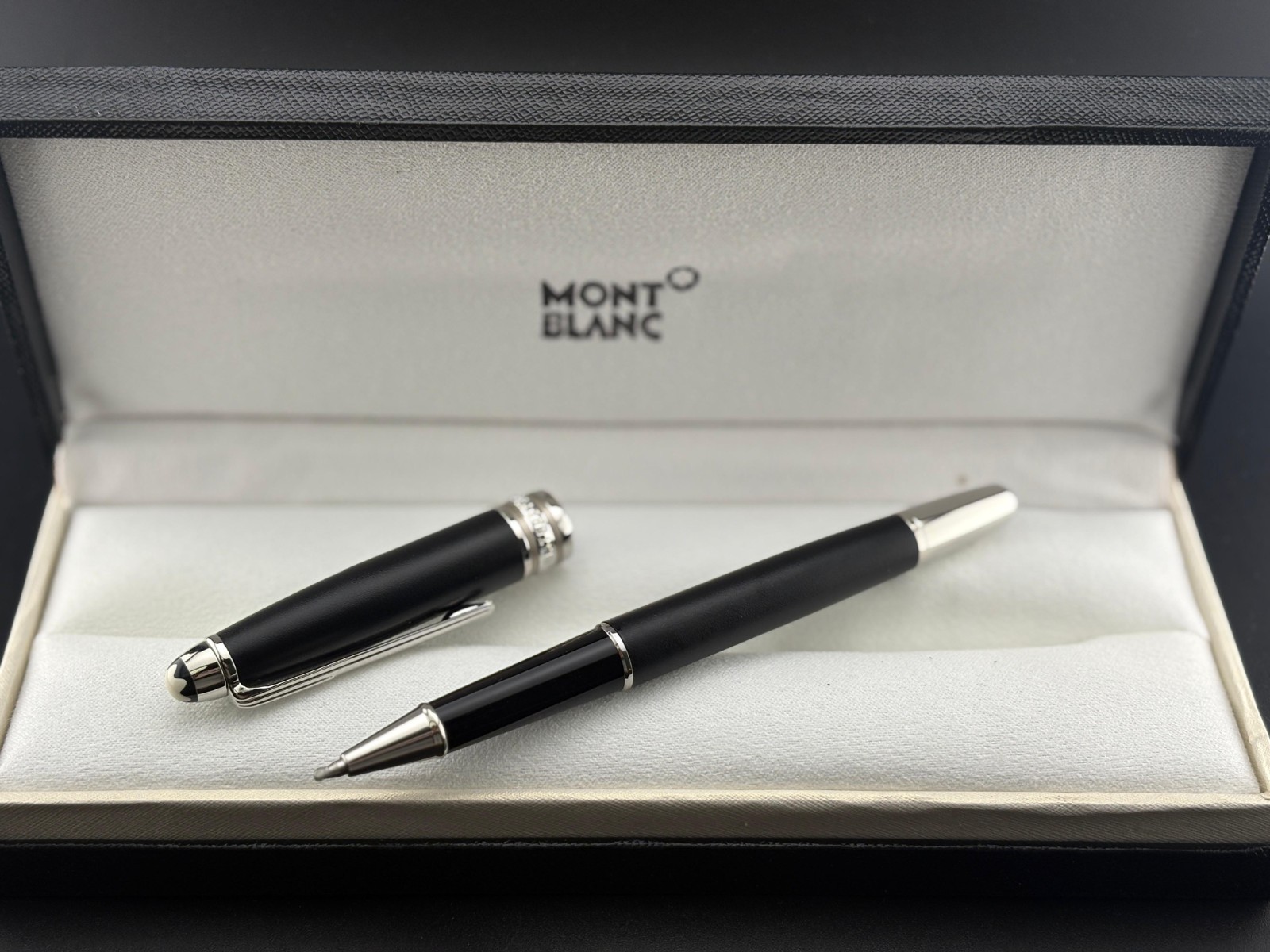Montblanc Meisterstück Black Rollerball Pen Platinum Trim Gift Box Included