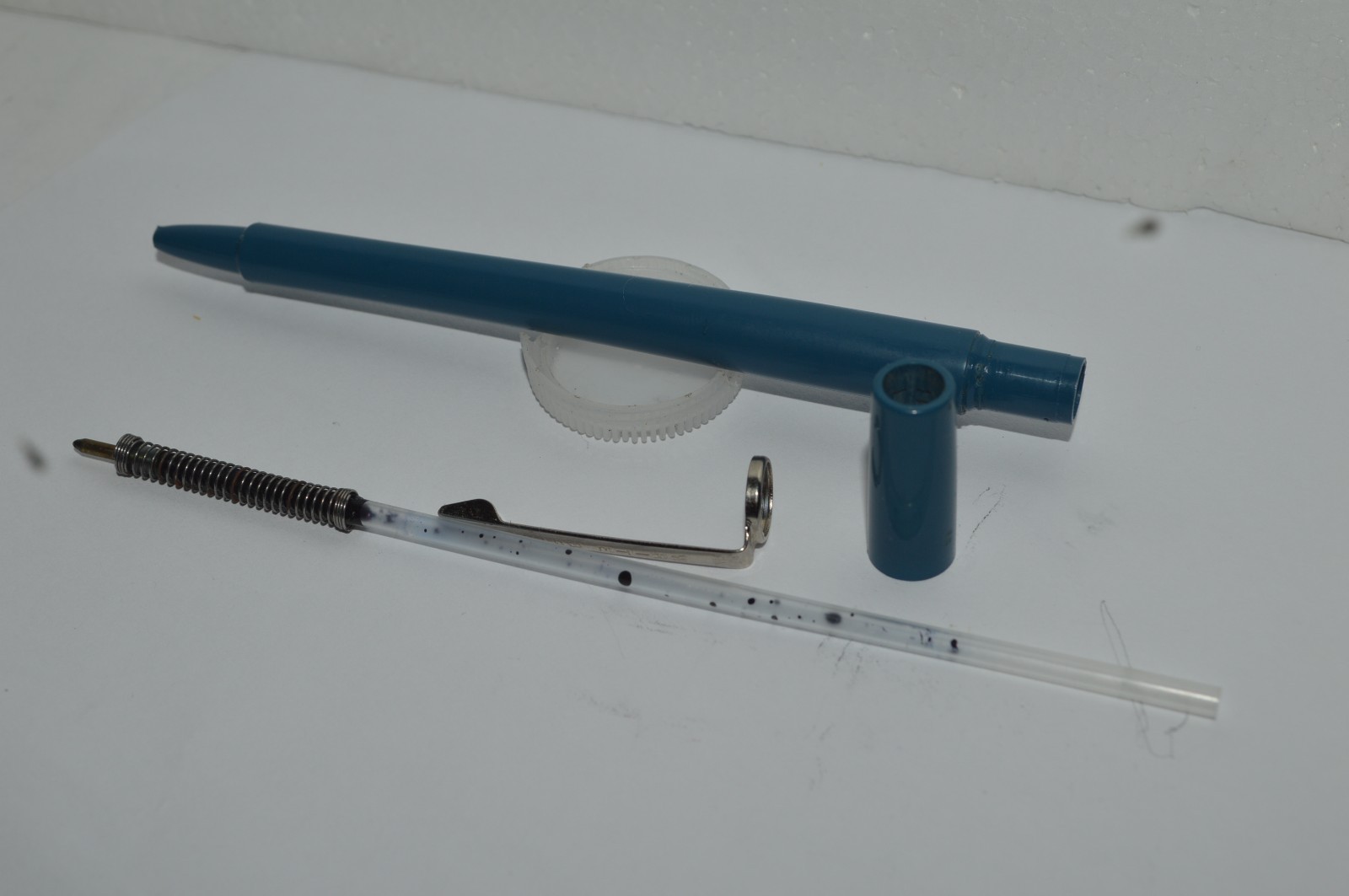 Paper Mate Write Bros Ballpoint Pen Refillable Blue Color Made In USA 1970’s