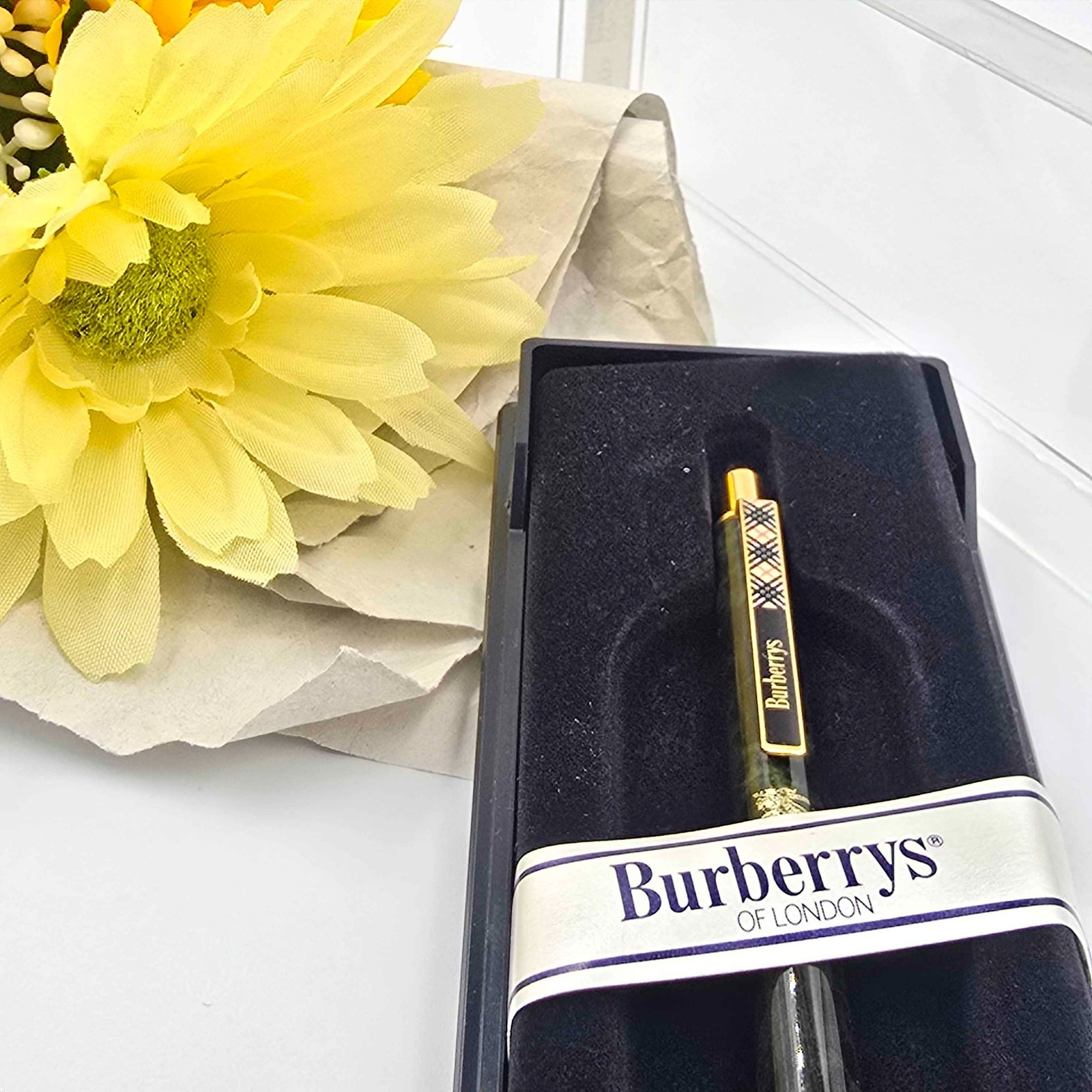 ​Burberrys Vintage Ballpoint Pen Green Marble BEB50 Gold Trim Japan Box Dry Ink