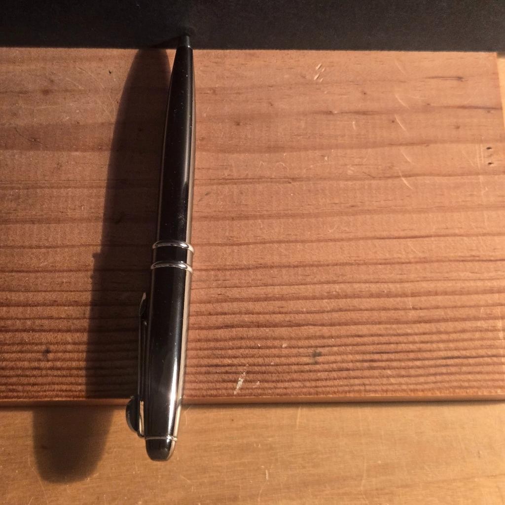 NEW YORK YANKEES ETCHED SCRIPT & LOGO GUNMETAL CHROME BALLPOINT PEN MINT IN BOX
