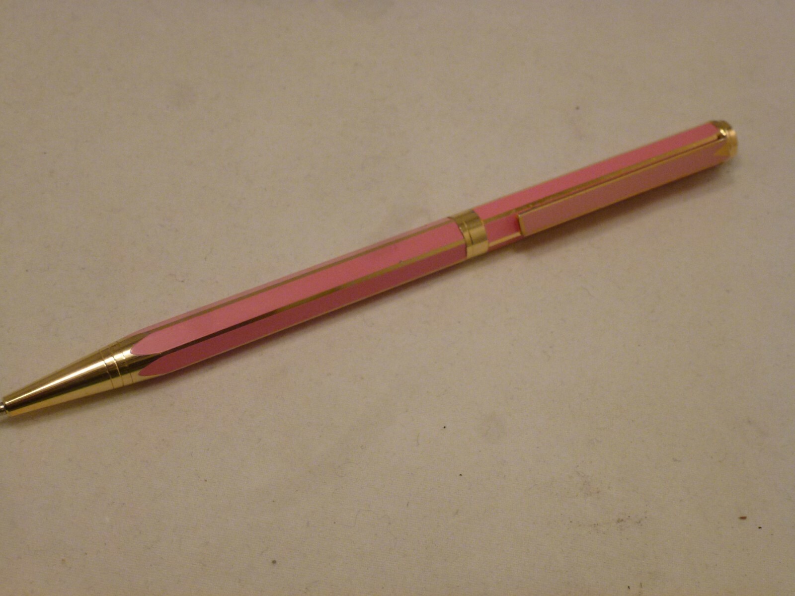 PINK PEN ENAMEL BRASS goldtone ? Gorgeous works ! RUBY STONE