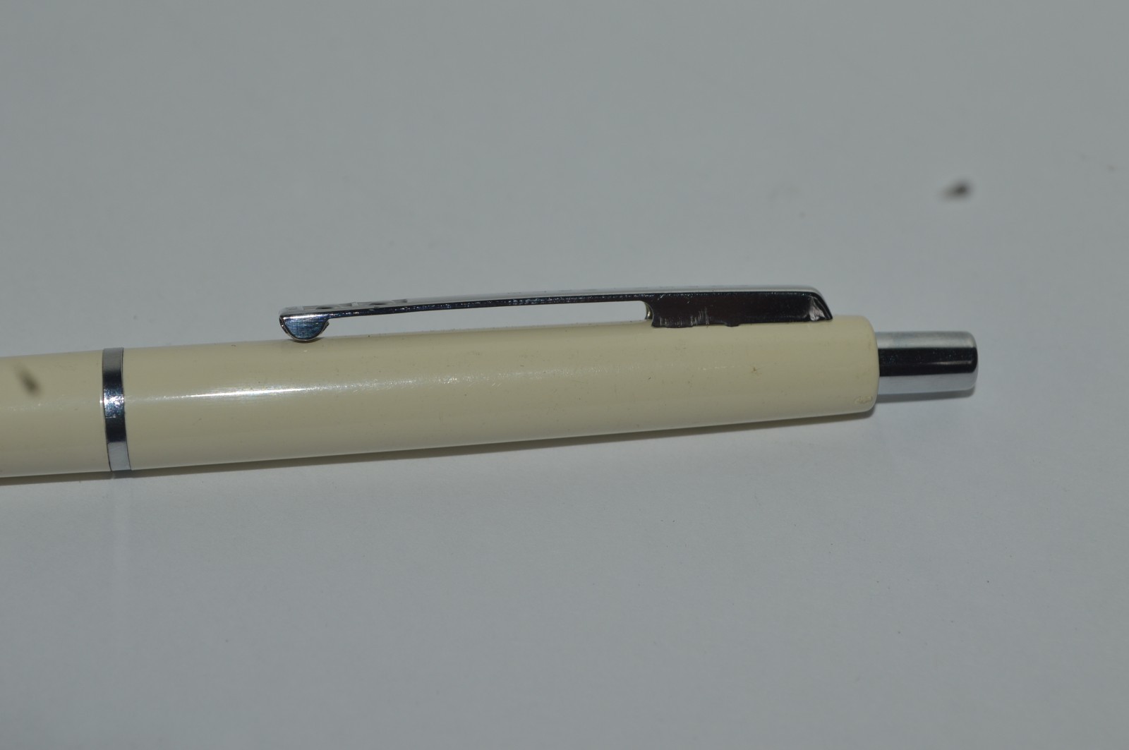 Paper Mate MALIBU Ballpoint Pen White Color All Plastic NOS Made In USA Ca 1980s