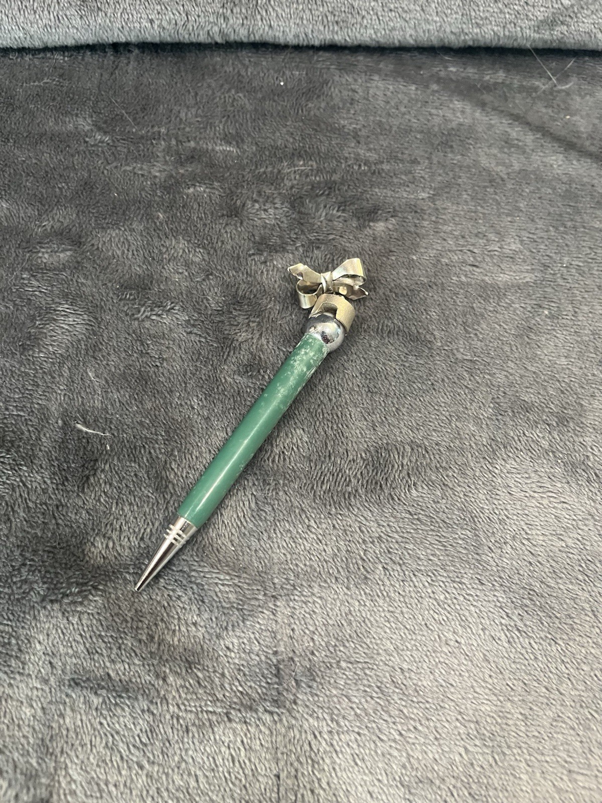 Vintage Novelty Pen Green Barrel w/ Metal Bow Top Charm Unique Desk Pen