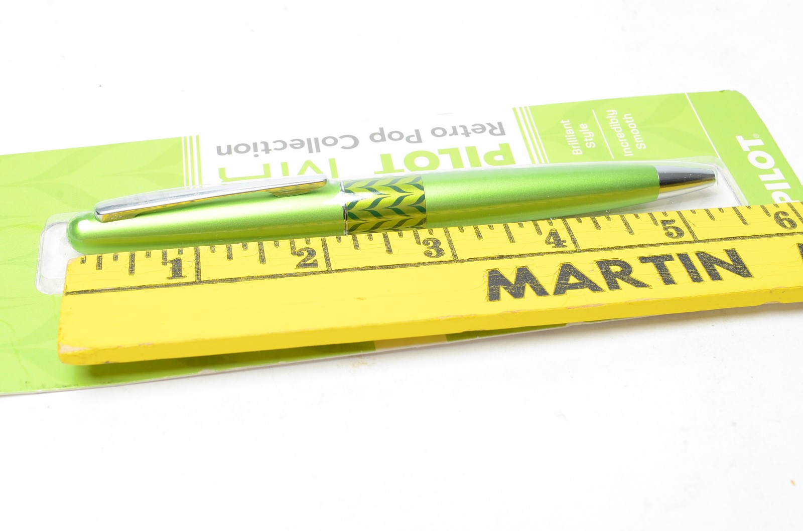 Pilot MR Retro Pop Ballpoint Pen Green Black Ink Medium 1.0mm New Sealed
