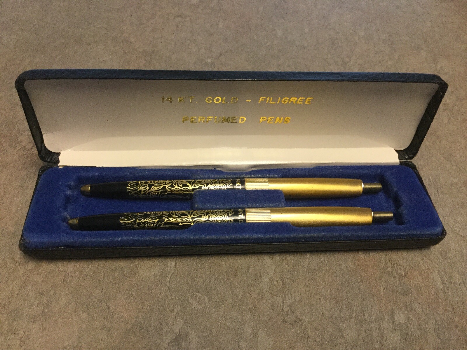 Vtg Perfumed Pen Set 14 KT Gold Filigree with Case