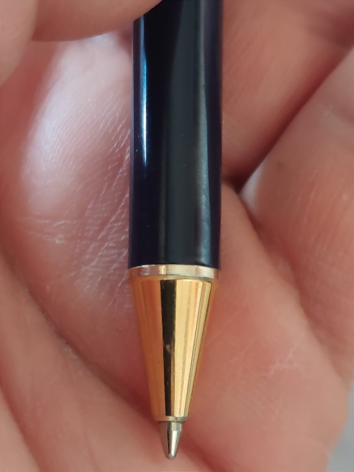 🔴Well made Ballpoint pen – Unknown for me but with logo🔴