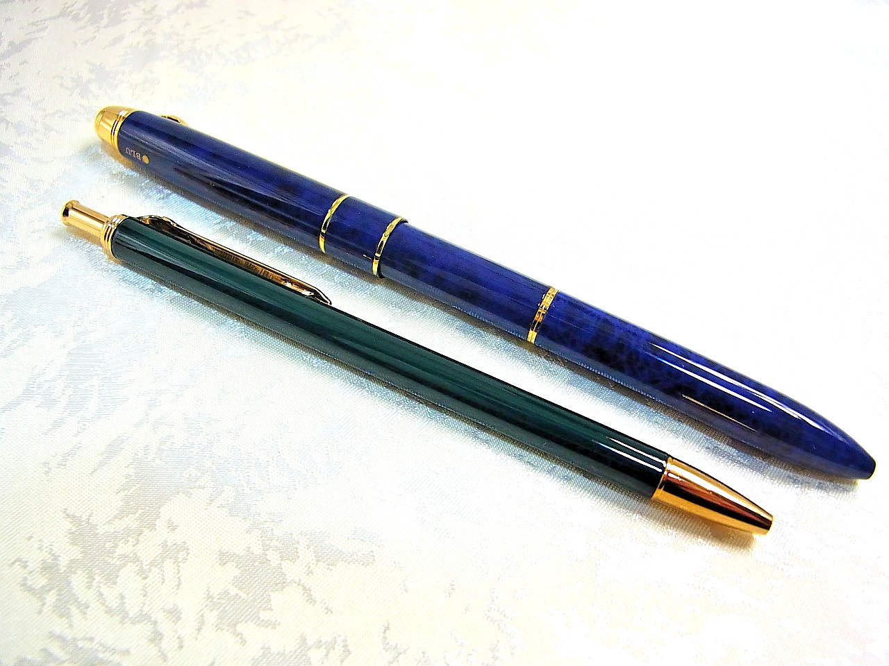 Burberry Blue Marble 3‑color & Green Ballpoint Pen Gold Trim with Box Mint