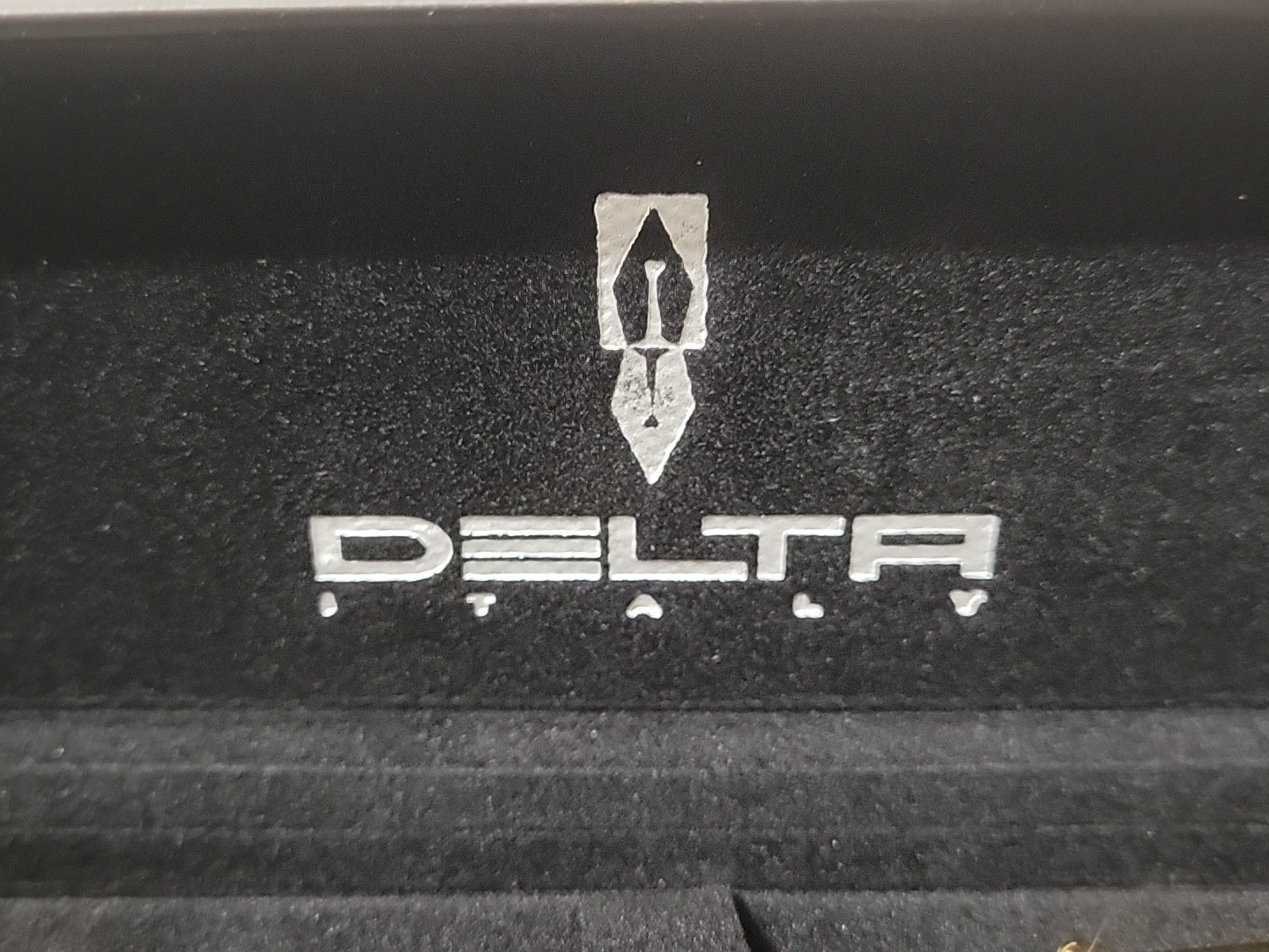 Delta Via Veneto Ballpoint Pen Black Gold & Ivary Gold Trim Italy w/ Box & Card