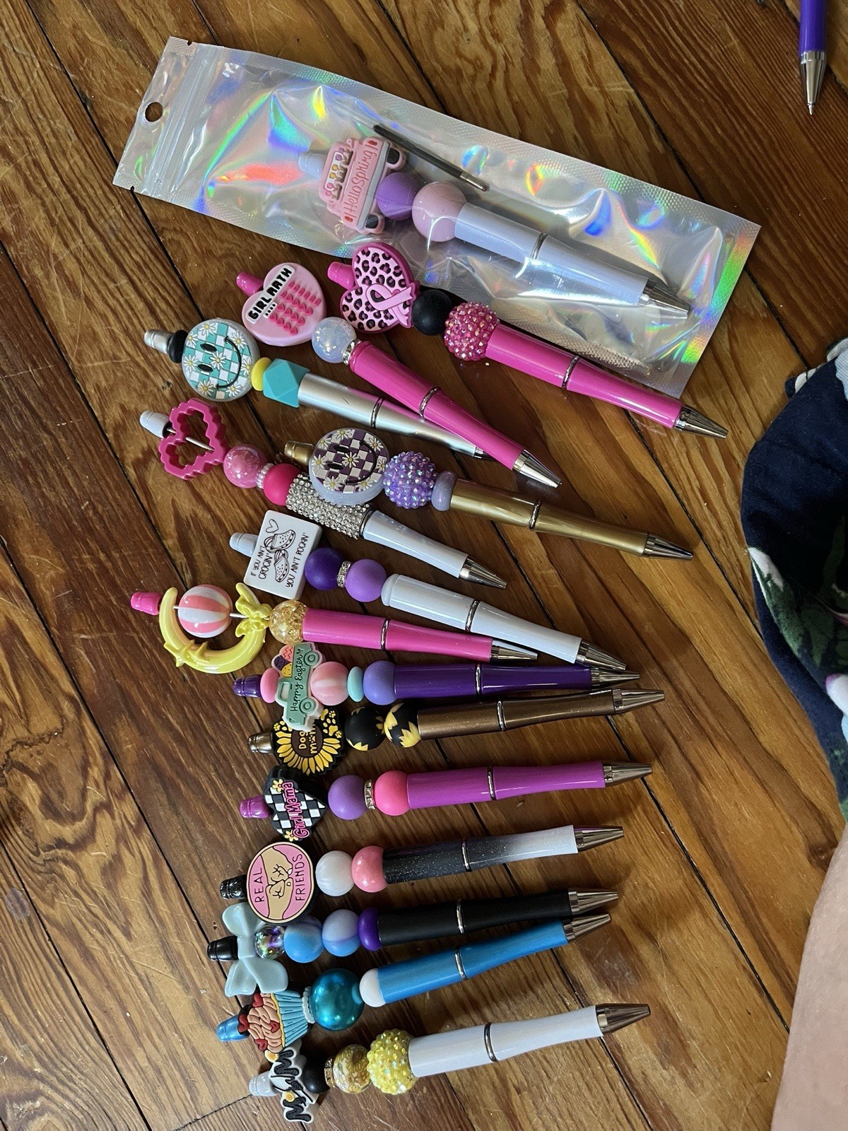 Pen Resellers! 136 Pens Plus Other Beaded Items.. Selling Whole Lot