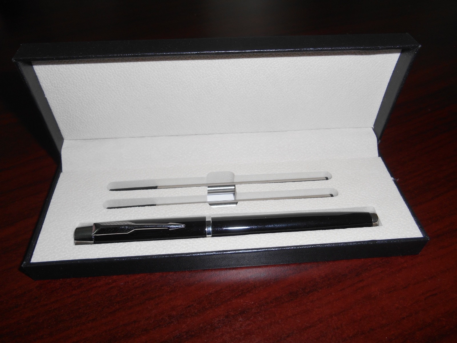 Luxury Ball Point Pen With 2 Refills Best Gift For Professional Execs